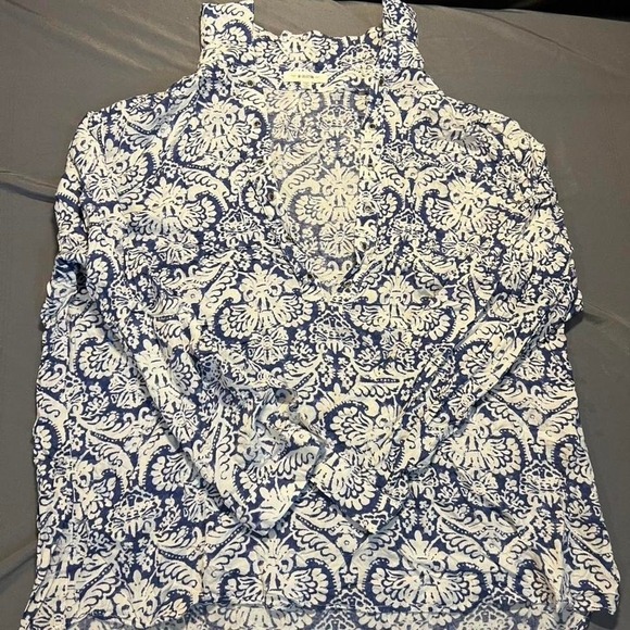 BD Collection Tops - BD Collection XXL Blue White Damask‎ Lace Up Grommet Neck Long Sleeve Blouse Top